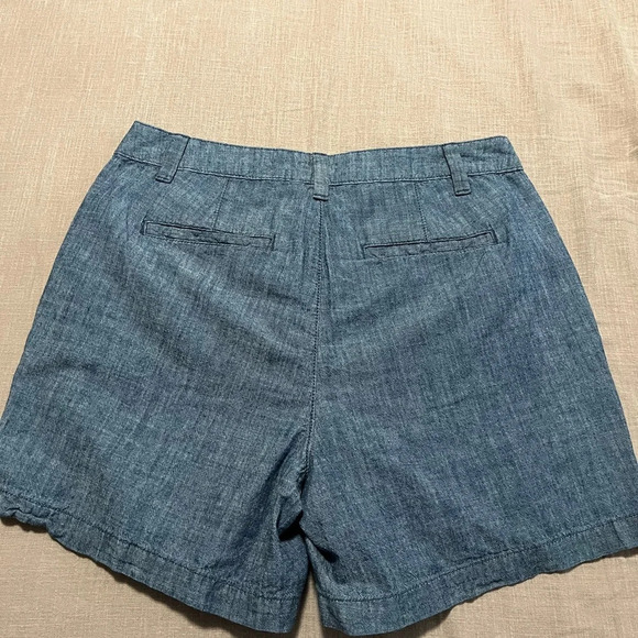 100% Cotton Chambray Shorts Women’s Size 6 perfect condition button closure - Picture 4 of 5